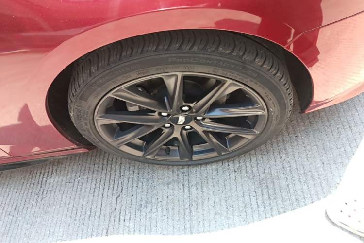 Used Cadillac CT4 2020 28T Elite Edition Right Front Wheel Hub