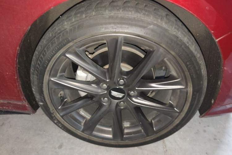 Used Cadillac CT4 2020 28T Elite Edition Right Front Wheel Hub