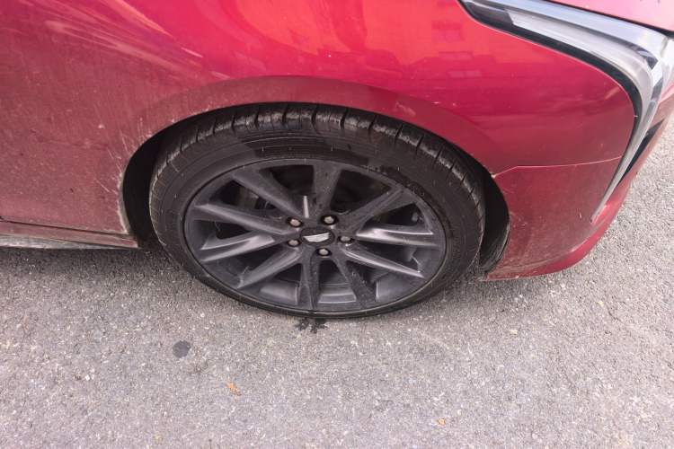 Used Cadillac CT4 2020 28T Elite Edition Right Front Wheel Hub