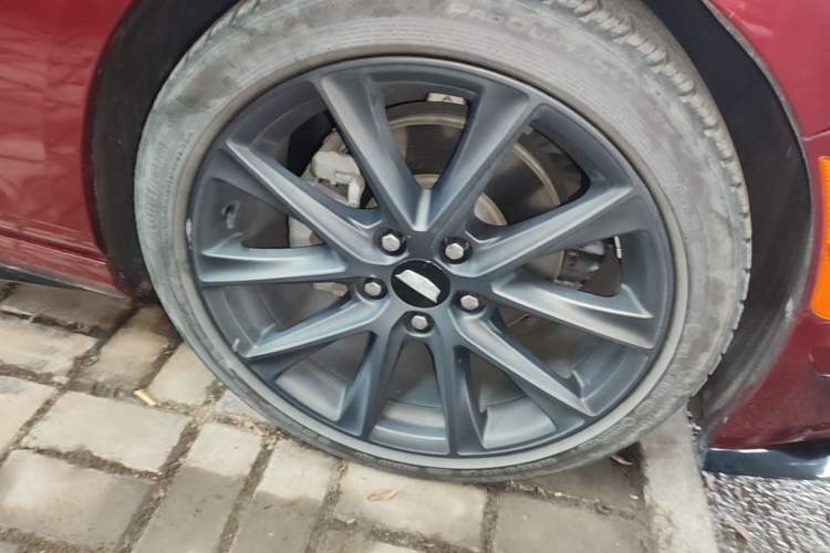 Used Cadillac CT4 2020 28T Elite Edition Right Front Wheel Hub