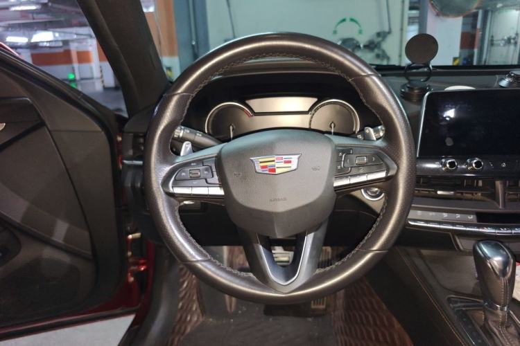 Used Cadillac CT4 2020 28T Elite Edition Steering Wheel
