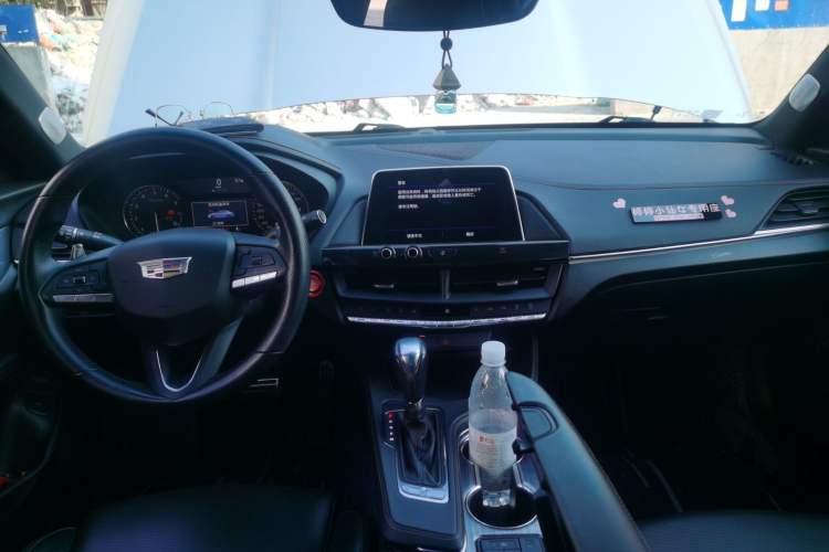 Used Cadillac CT4 2020 28T Elite Edition Center Console