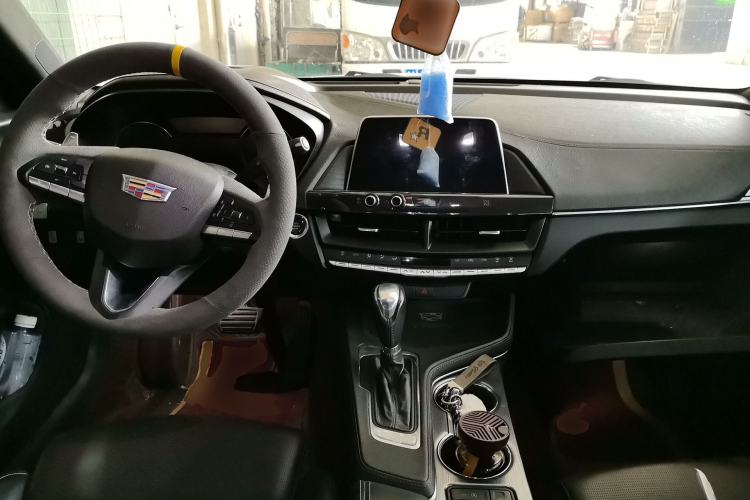 Used Cadillac CT4 2020 28T Elite Edition Center Console