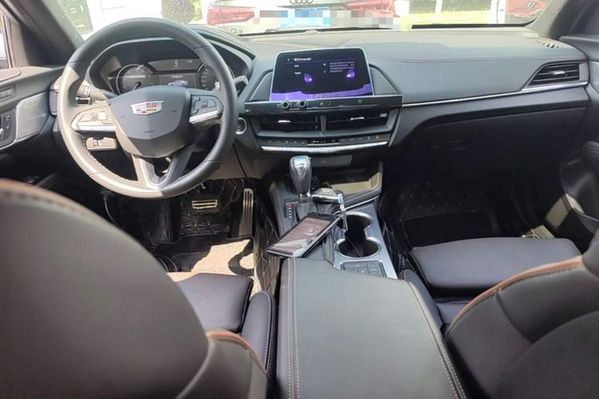 Used Cadillac CT4 2020 28T Elite Edition Center Console