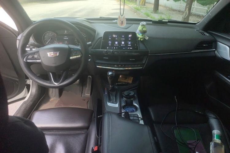 Used Cadillac CT4 2020 28T Elite Edition Center Console