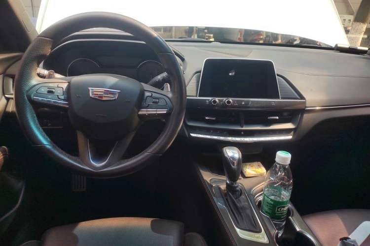 Used Cadillac CT4 2020 28T Elite Edition Center Console