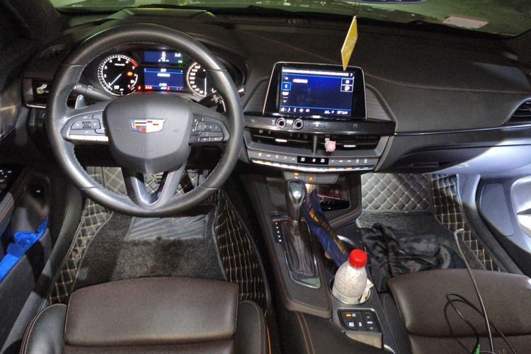 Used Cadillac CT4 2020 28T Elite Edition Center Console