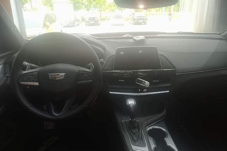 Used Cadillac CT4 2020 28T Elite Edition Center Console