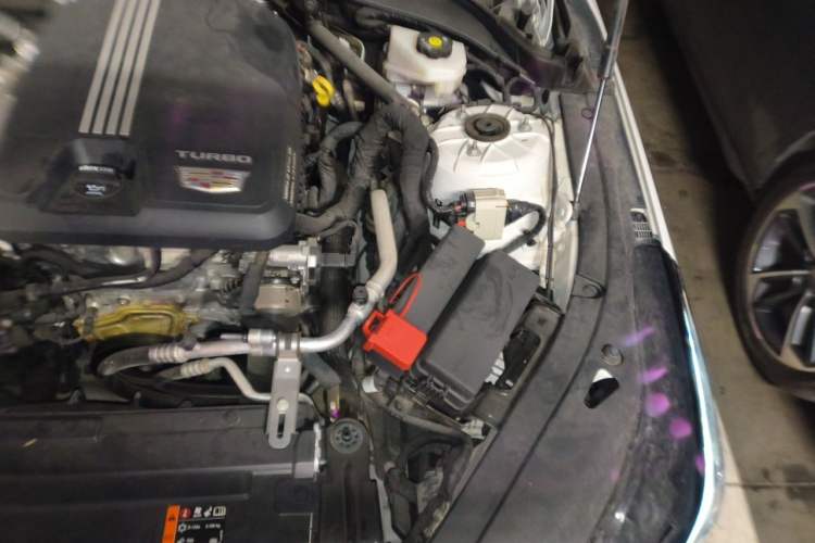 Used Cadillac CT4 2020 28T Fashion Edition Engine Bay Left