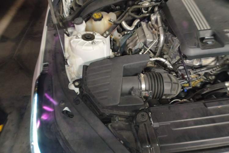 Used Cadillac CT4 2020 28T Fashion Edition Engine Bay Right