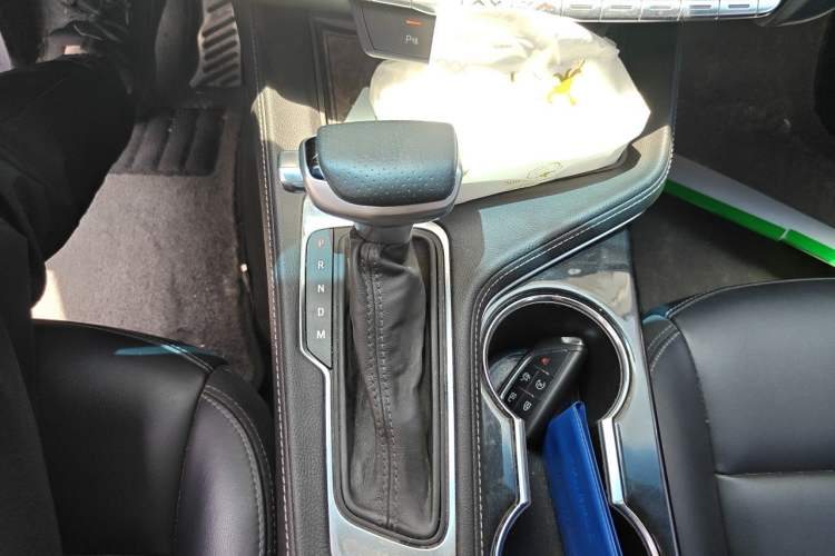 Used Cadillac CT4 2020 28T Fashion Edition Gear Lever