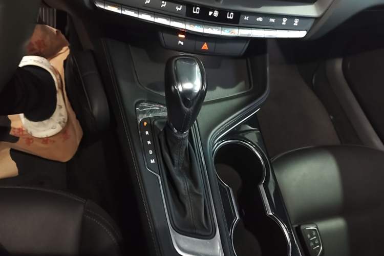 Used Cadillac CT4 2020 28T Fashion Edition Gear Lever