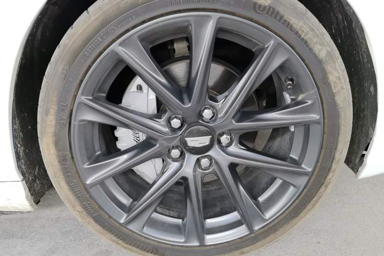 Used Cadillac CT4 2020 28T Elite Edition Right Front Wheel Hub