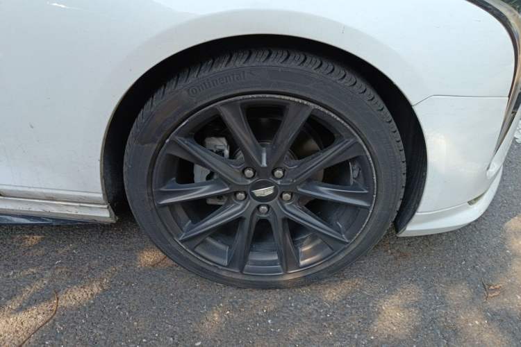 Used Cadillac CT4 2020 28T Elite Edition Right Front Wheel Hub