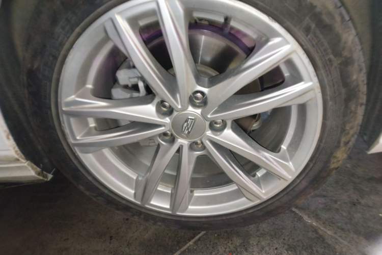 Used Cadillac CT4 2020 28T Fashion Edition Right Front Wheel Hub
