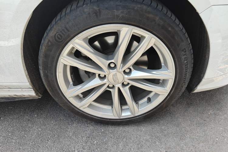 Used Cadillac CT4 2020 28T Fashion Edition Right Front Wheel Hub