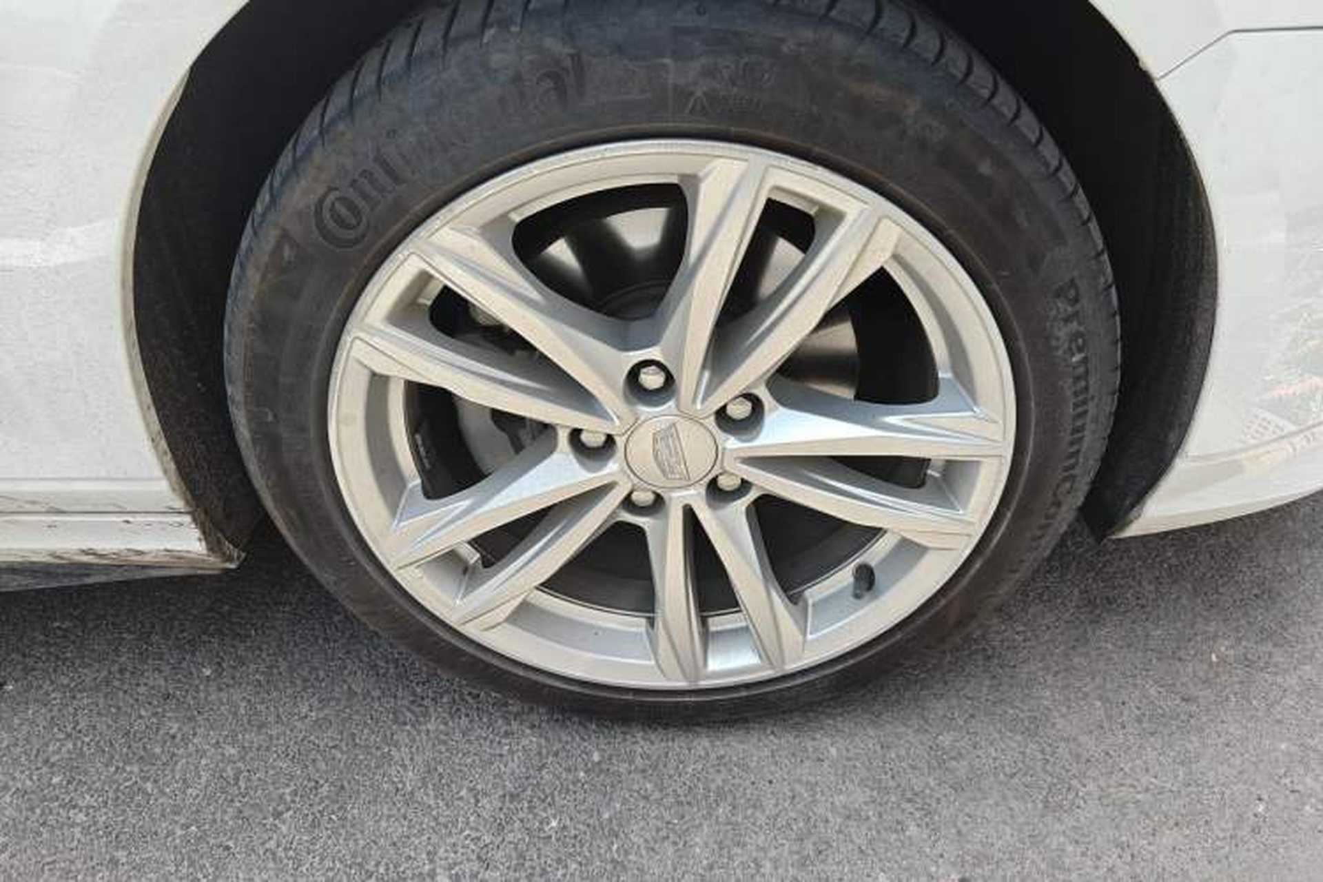 Used Cadillac CT4 2020 28T Fashion Edition Right Front Wheel Hub