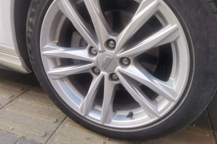 Used Cadillac CT4 2020 28T Fashion Edition Right Front Wheel Hub