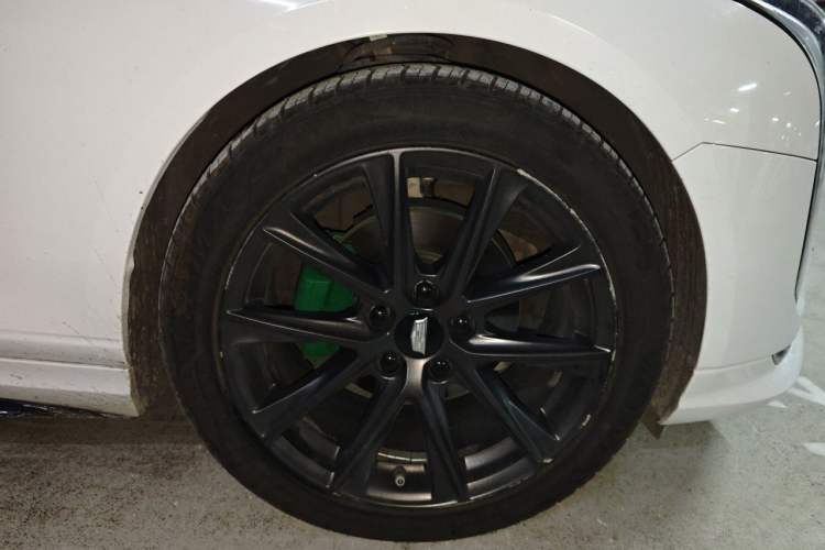 Used Cadillac CT4 2020 28T Elite Edition Right Front Wheel Hub
