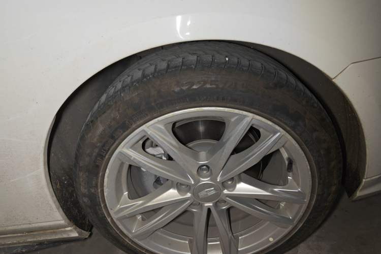 Used Cadillac CT4 2020 28T Fashion Edition Right Front Wheel Hub