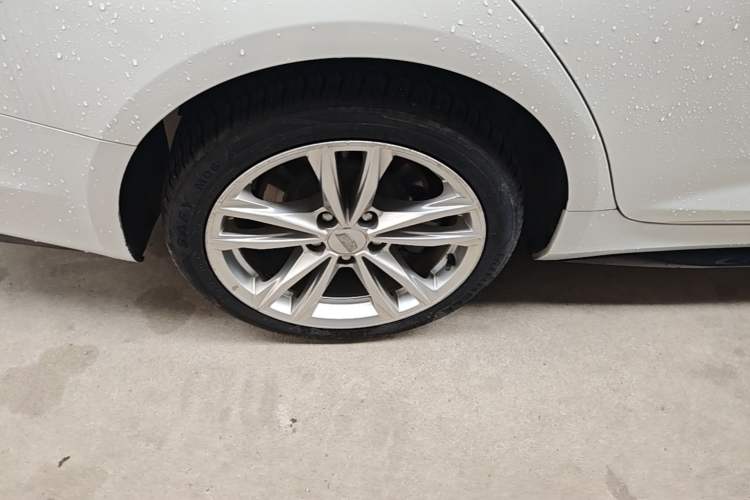 Used Cadillac CT4 2020 28T Fashion Edition Right Rear Wheel Hub