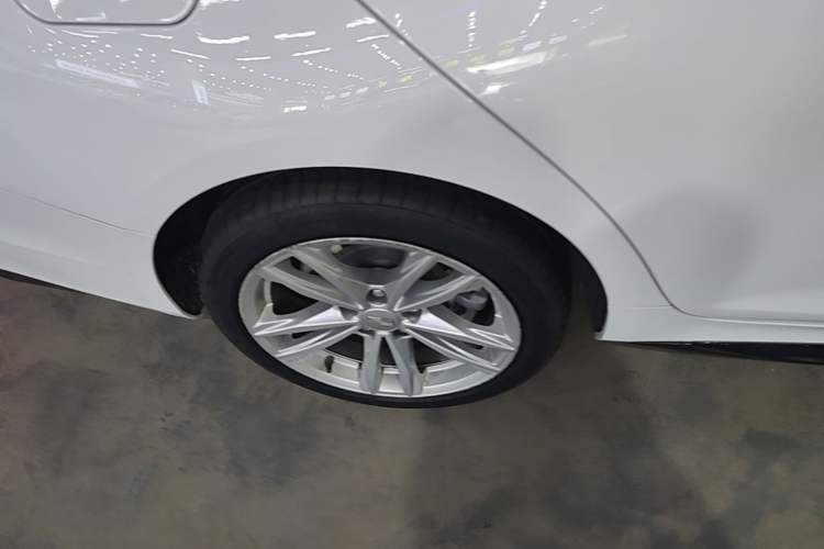 Used Cadillac CT4 2020 28T Fashion Edition Right Rear Wheel Hub