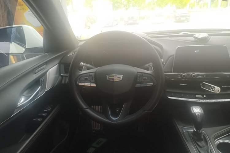 Used Cadillac CT4 2020 28T Elite Edition Steering Wheel