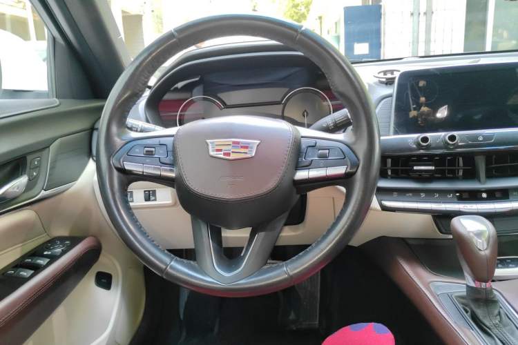 Used Cadillac CT4 2020 28T Fashion Edition Steering Wheel