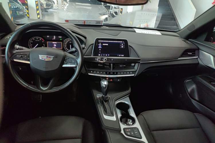 Used Cadillac CT4 2021 28T Luxury Model Center Console