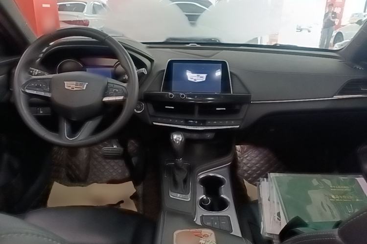 Used Cadillac CT4 2021 28T Luxury Model Center Console