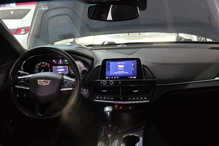 Used Cadillac CT4 2021 28T Luxury Model Center Console