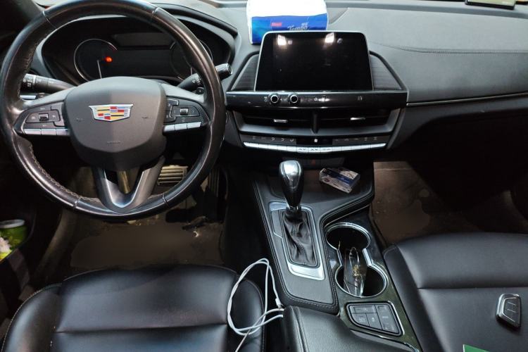 Used Cadillac CT4 2021 28T Fashion Edition Center Console