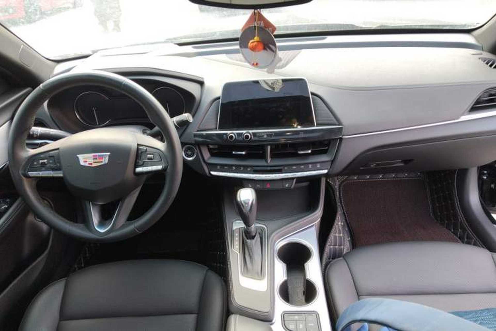 Used Cadillac CT4 2021 28T Luxury Model Center Console
