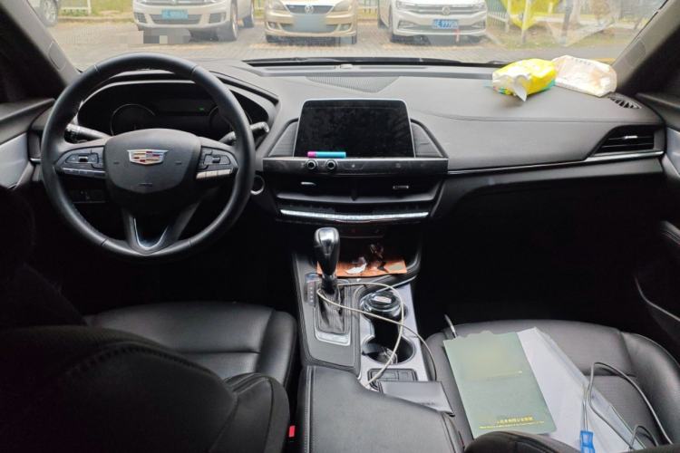 Used Cadillac CT4 2021 28T Luxury Model Center Console