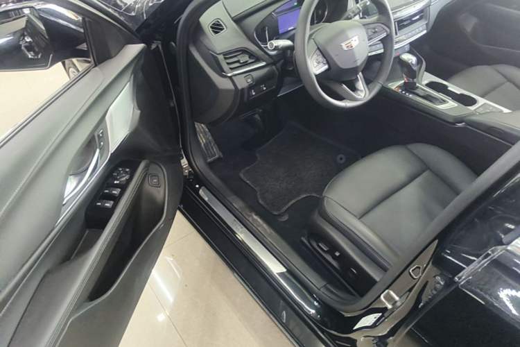 Used Cadillac CT4 2021 28T Luxury Model Driver Seat