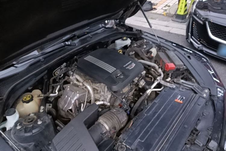 Used Cadillac CT4 2021 28T Fashion Edition Engine Bay