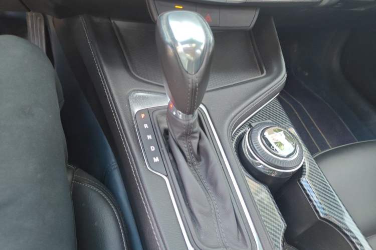 Used Cadillac CT4 2021 28T Fashion Edition Gear Lever
