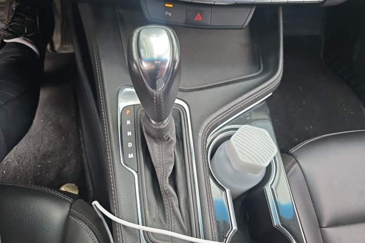 Used Cadillac CT4 2021 28T Fashion Edition Gear Lever