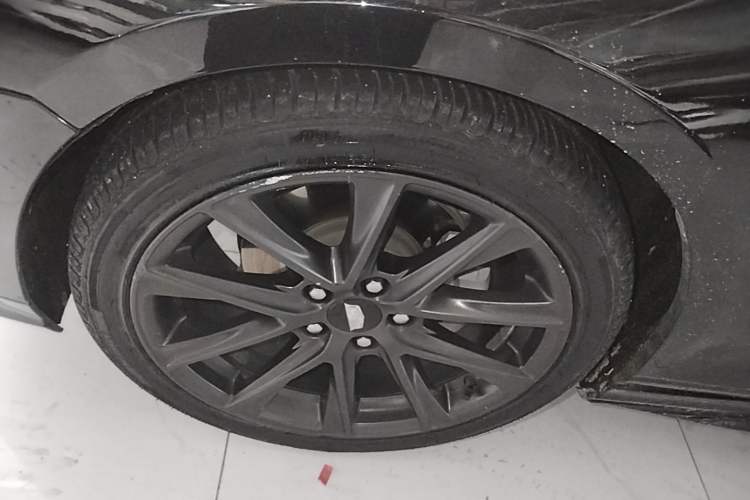 Used Cadillac CT4 2021 28T Prestige Edition Left Front Wheel Hub