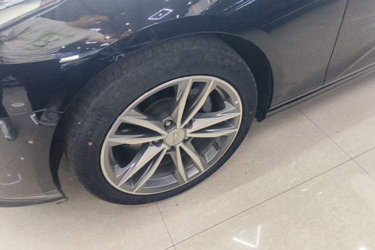 Used Cadillac CT4 2021 28T Luxury Model Left Front Wheel Hub