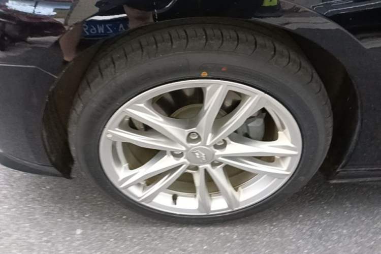 Used Cadillac CT4 2021 28T Fashion Edition Left Front Wheel Hub