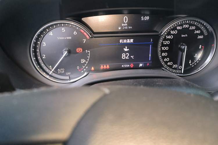Used Cadillac CT4 2021 28T Luxury Model Odometer Close Up