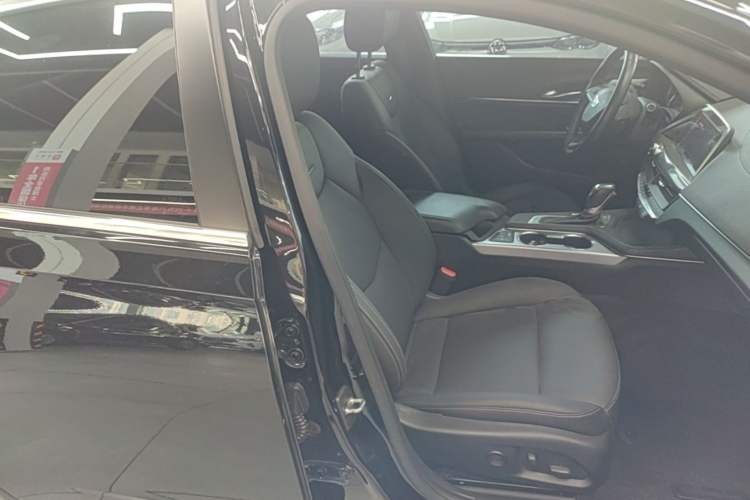 Used Cadillac CT4 2021 28T Luxury Model Right Front Seat