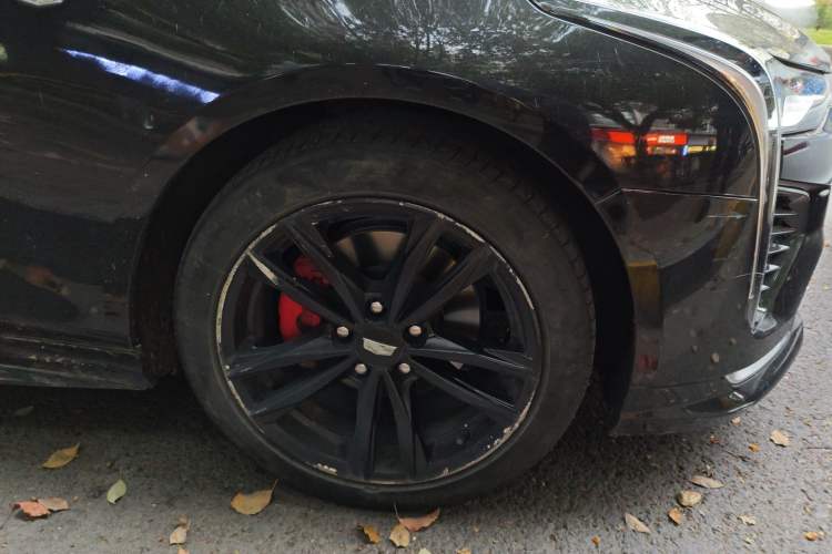 Used Cadillac CT4 2021 28T Fashion Edition Right Front Wheel Hub