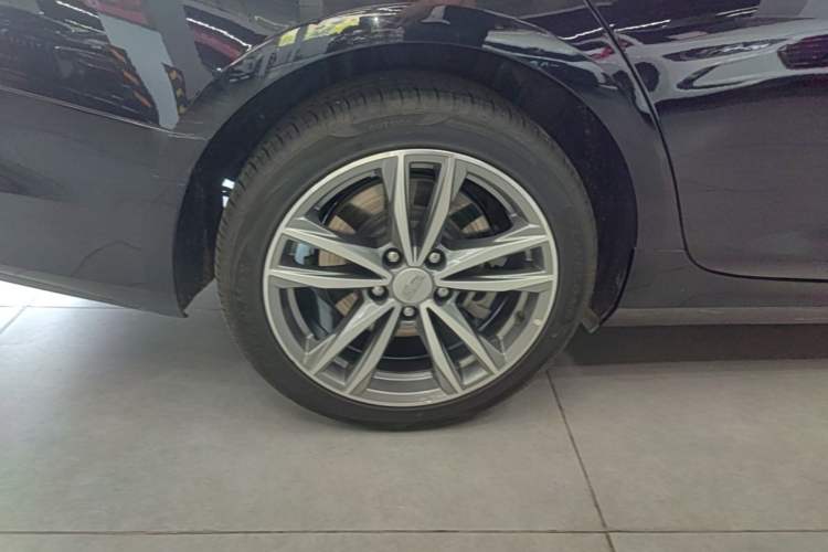 Used Cadillac CT4 2021 28T Luxury Model Right Rear Wheel Hub
