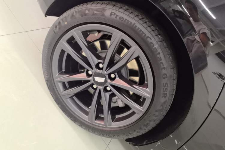 Used Cadillac CT4 2021 28T Luxury Model Right Rear Wheel Hub