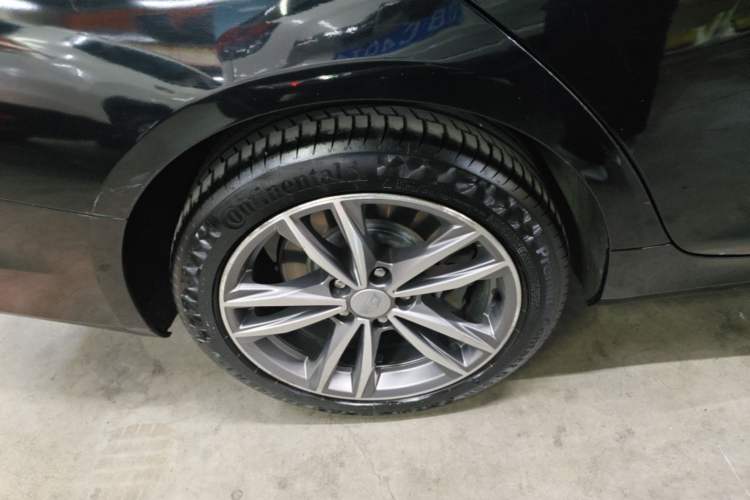 Used Cadillac CT4 2021 28T Luxury Model Right Rear Wheel Hub