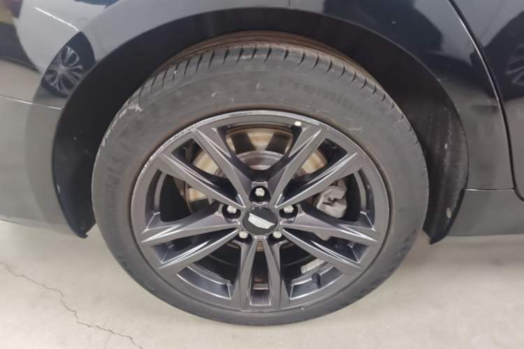 Used Cadillac CT4 2021 28T Luxury Model Right Rear Wheel Hub
