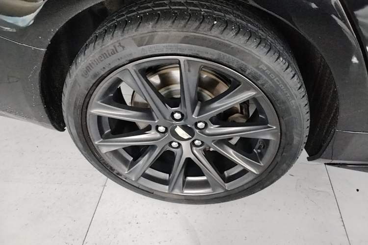 Used Cadillac CT4 2021 28T Prestige Edition Right Rear Wheel Hub