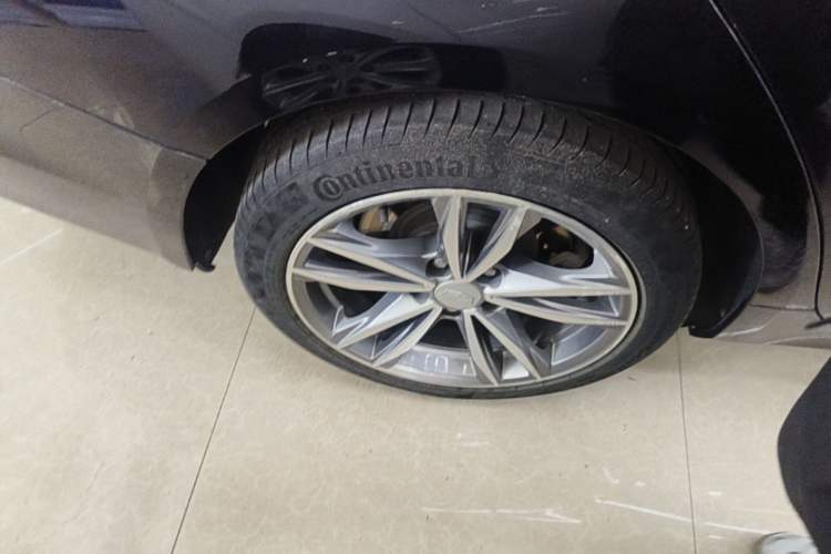 Used Cadillac CT4 2021 28T Luxury Model Right Rear Wheel Hub